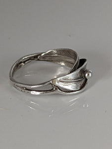 Silver Steed Delicate Silver Leaves ring with Silver Buds