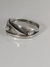 Load image into Gallery viewer, Silver Steed Delicate Silver Leaves ring with Silver Buds