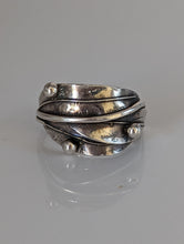 Load image into Gallery viewer, 925 Silver Leaves Ring with Silver Buds – Nature-Inspired Gift