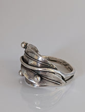Load image into Gallery viewer, 925 Silver Leaves Ring with Silver Buds – Nature-Inspired Gift