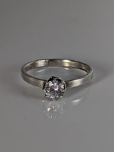 Load image into Gallery viewer, Silver Steed Delicate , unique silver zirconia ring