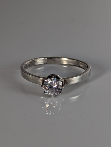 Silver Steed Delicate , unique silver zirconia ring