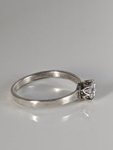 Load image into Gallery viewer, Silver Steed Delicate , unique silver zirconia ring