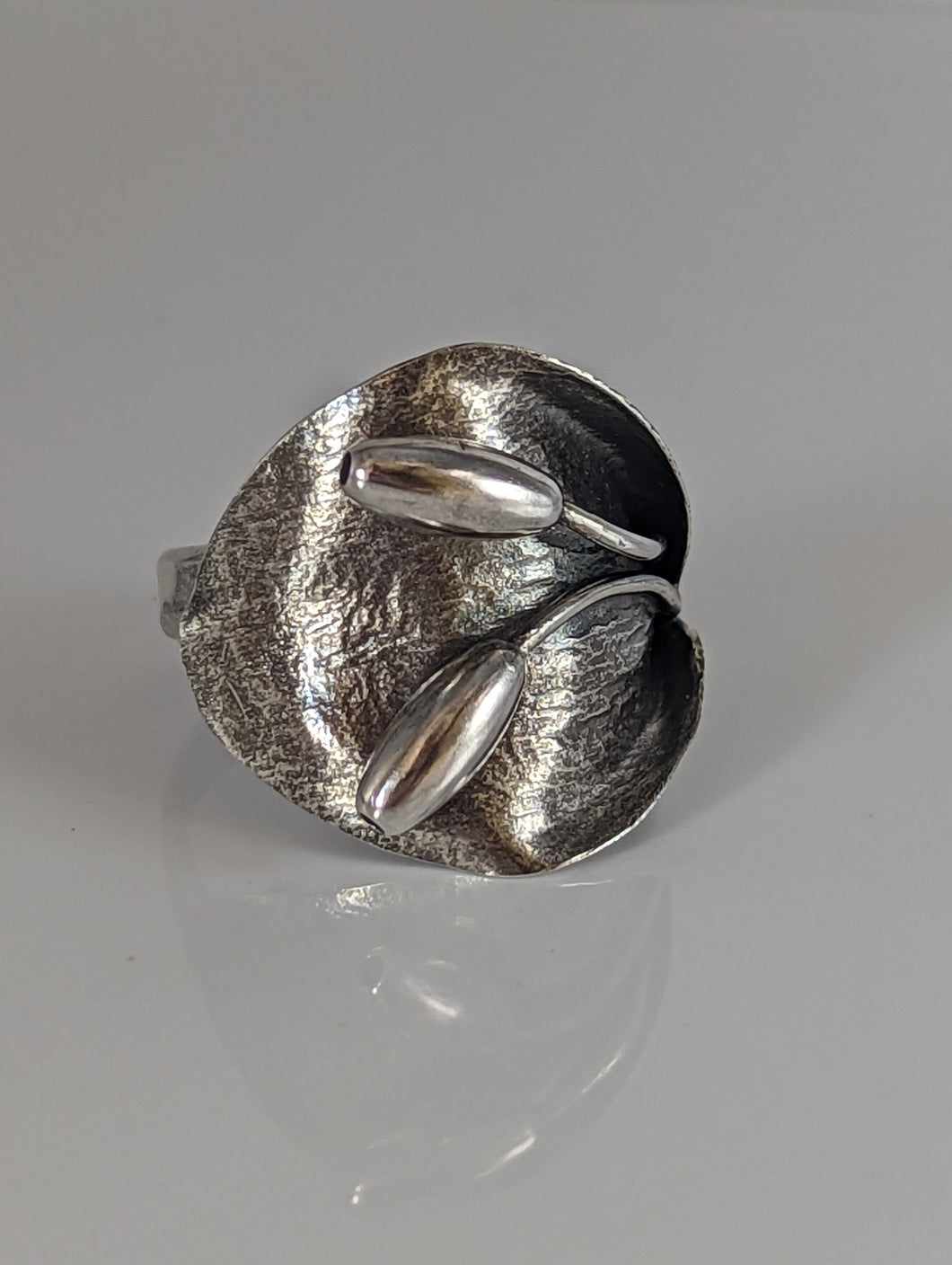 Silver Steed Big Leaf with Ornament Silver Ring