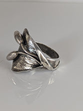 Load image into Gallery viewer, Silver Steed Big Leaf with Ornament Silver Ring