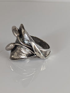 Silver Steed Big Leaf with Ornament Silver Ring