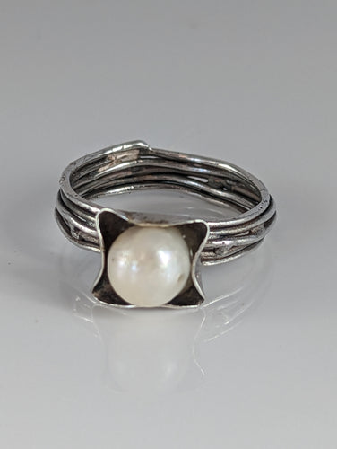 Silver Steed Wired Ring with Pearl