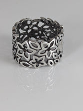 Load image into Gallery viewer, Silver Steed Filigree Ring 2