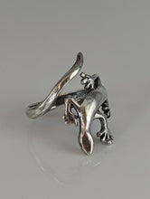 Load image into Gallery viewer, Silver Steed Lizard Ring