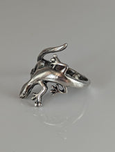 Load image into Gallery viewer, Silver Steed Lizard Ring