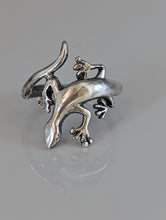 Load image into Gallery viewer, Silver Steed Lizard Ring