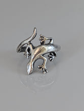 Load image into Gallery viewer, Silver Steed Lizard Ring