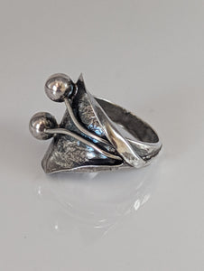 Silver Steed Big Leaf with Ornament Silver Ring