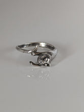 Load image into Gallery viewer, Silver Steed Jumping Cat Silver Ring