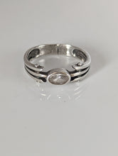 Load image into Gallery viewer, Silver Steed Silver Zirconia Antique Ring