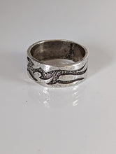 Load image into Gallery viewer, Silver Steed Flames Ring