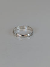 Load image into Gallery viewer, 925 Silver Plain Band Ring – Unisex Equestrian-Inspired Minimalist Ring