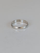 Load image into Gallery viewer, 925 Silver Plain Band Ring – Unisex Equestrian-Inspired Minimalist Ring