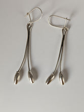 Load image into Gallery viewer, Silver Steed Flower Stem Dangling Earrings