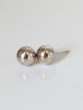 Load image into Gallery viewer, Silver Steed Medium Balls Stud Earrings