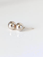 Load image into Gallery viewer, Silver Steed Medium Balls Stud Earrings