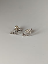 Load image into Gallery viewer, Silver Steed Celf &amp; Note Stud Earrings