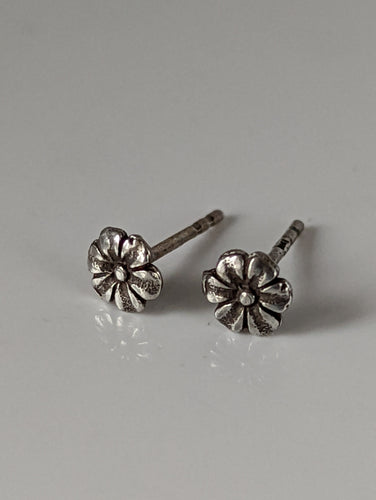 Silver Steed Flower Stud Earrings
