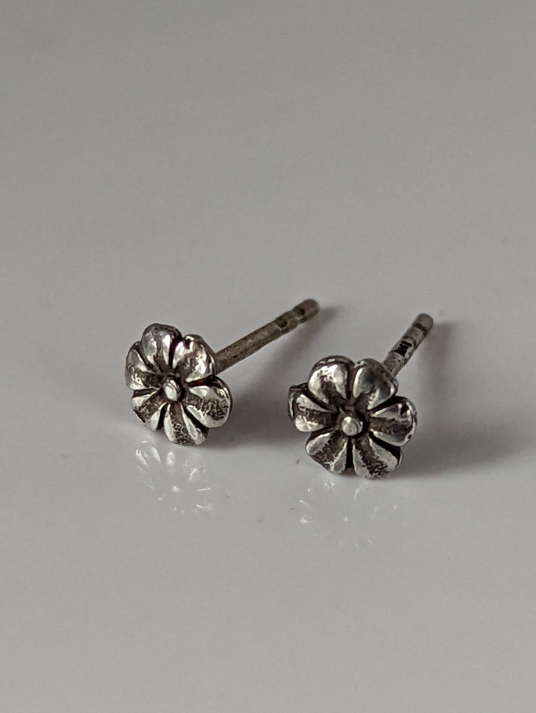 Silver Steed Flower Stud Earrings