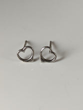 Load image into Gallery viewer, Silver Steed Heart Stud Earrings