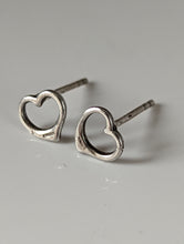 Load image into Gallery viewer, Silver Steed Heart Stud Earrings