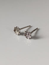 Load image into Gallery viewer, Silver Steed Pansy Stud Earrings