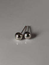 Load image into Gallery viewer, Silver Steed Medium Ball Stud Earrings