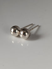 Load image into Gallery viewer, Silver Steed Large Ball Stud Earrings