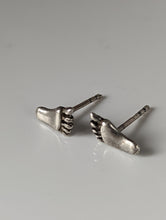 Load image into Gallery viewer, Silver Steed Feet Stud Earrings