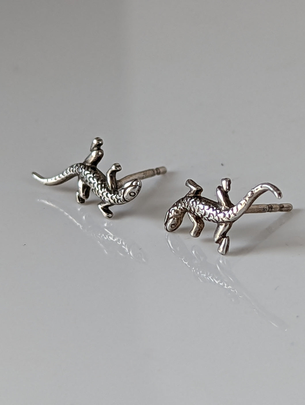 Silver Steed Detailed Lizard Stud Earrings
