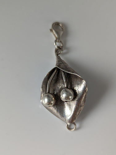 Silver Steed Leaf & Berries Silver Charm or Pendant