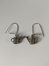 Load image into Gallery viewer, Silver Steed Gardening Silver Dropped Earrings