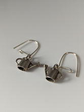 Load image into Gallery viewer, Silver Steed Gardening Silver Dropped Earrings