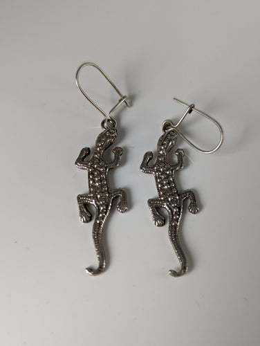 Silver Steed Detailed Lizard Silver Dropped Earrings