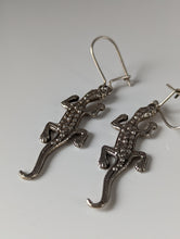 Load image into Gallery viewer, Silver Steed Detailed Lizard Silver Dropped Earrings