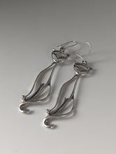 Load image into Gallery viewer, Silver Steed Feline Silver Dropped Earrings