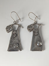 Load image into Gallery viewer, Silver Steed Outfit Dropped Earrings