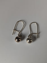 Load image into Gallery viewer, Silver Steed Large Balls Dropped Earrings