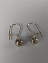 Load image into Gallery viewer, Silver Steed Large Balls Dropped Earrings