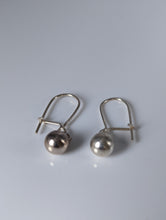 Load image into Gallery viewer, Silver Steed Large Balls Dropped Earrings