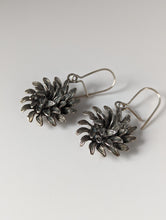 Load image into Gallery viewer, Silver Steed Chrysanthemum Dropped Earrings