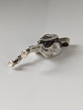 Load image into Gallery viewer, Silver Steed Hindquarters Silver Pendant