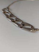 Load image into Gallery viewer, Silver Steed Chain Link Necklace